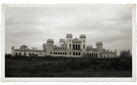  <span style='color:#000000'>Дворец Пусловских<br />Специально для любителей истории, мы создали стилизованные фото дворца</span>